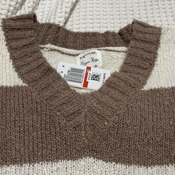 NWT- Hippie Rose - XS. Relaxed V Cut Striped Sweater - Picture 3 of 8